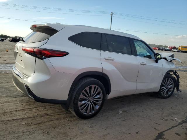 Photo 3 from auction – 2021 TOYOTA HIGHLANDER with VIN 5TDFZRBH1MS123526