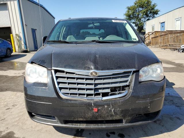 Photo 5 from auction – 2010 CHRYSLER TOWN & COU with VIN 2A4RR4DE3AR104042
