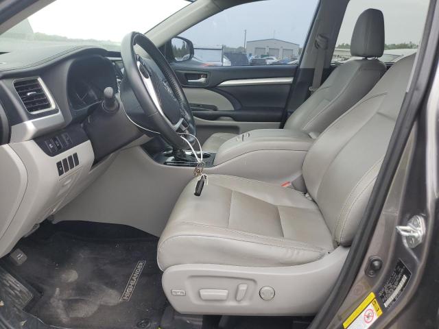 Photo 7 from auction – 2018 TOYOTA HIGHLANDER with VIN 5TDKZRFH2JS530937