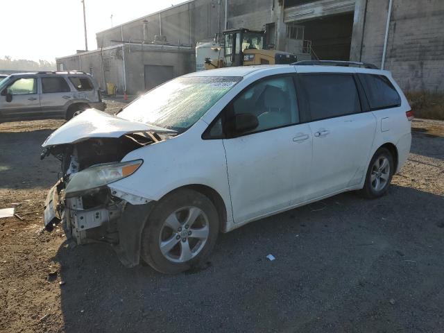 TOYOTA SIENNA LE 2011 مع رقم تعريف المركبة 5TDKK3DC8BS080219 - صورة من المزاد
