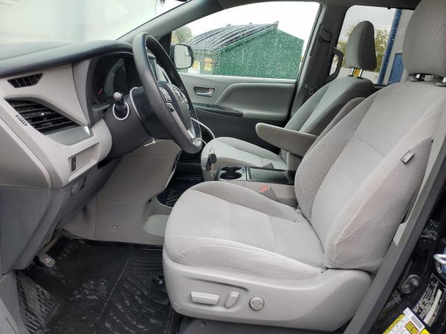 Photo 7 from auction – 2017 TOYOTA SIENNA LE with VIN 5TDKZ3DC1HS869333