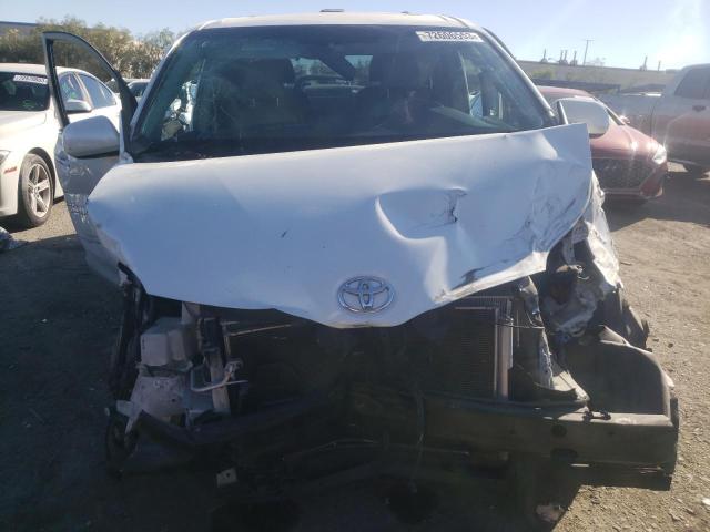 Photo 5 from auction – 2011 TOYOTA SIENNA XLE with VIN 5TDYK3DC5BS042442