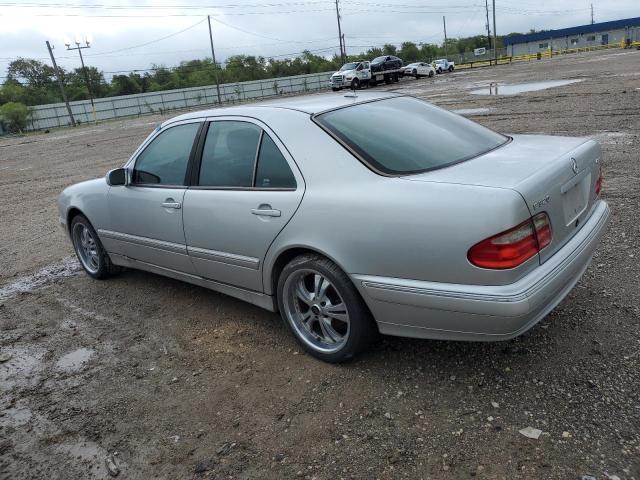 Photo 2 from auction – 2000 MERCEDES-BENZ E 320 4MAT with VIN WDBJF82J4YX043264