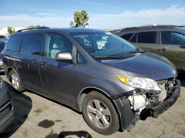 Photo 4 from auction – 2015 TOYOTA SIENNA LE with VIN 5TDKK3DC4FS586121
