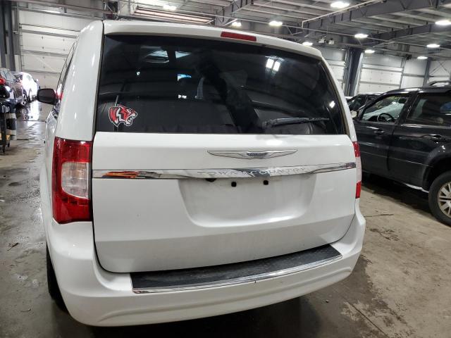 Photo 6 from auction – 2015 CHRYSLER TOWN & COU with VIN 2C4RC1BG2FR677984