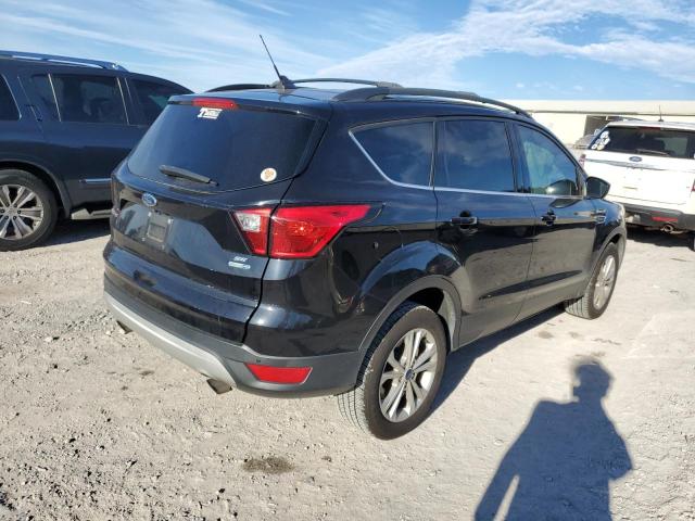 Photo 3 from auction – 2019 FORD ESCAPE SE with VIN 1FMCU9GD9KUB65762
