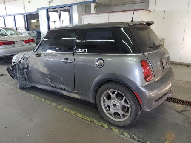 Photo 2 from auction – 2004 MINI COOPER S with VIN WMWRE334X4TD77402