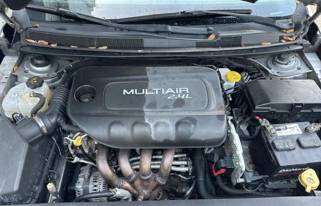 Photo 7 from auction – 2015 CHRYSLER 200 LIMITE with VIN 1C3CCCAB5FN608201