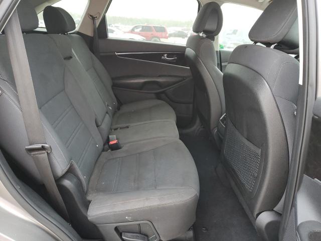 Photo 11 from auction – 2016 KIA SORENTO LX with VIN 5XYPG4A32GG046010