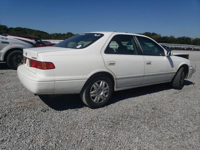 Photo 3 from auction – 2000 TOYOTA CAMRY CE with VIN 4T1BG22K9YU957600