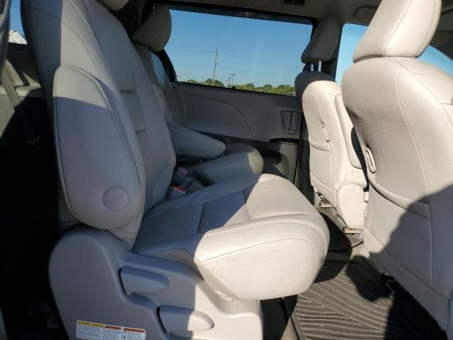 Photo 11 from auction – 2016 TOYOTA SIENNA XLE with VIN 5TDDK3DC6GS131457