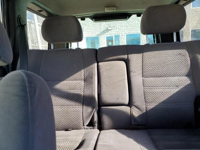 Photo 10 from auction – 2002 NISSAN PATHFINDER with VIN JN8DR09Y42W745967