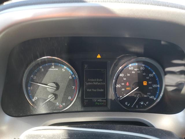 Photo 9 from auction – 2018 TOYOTA RAV4 LIMIT with VIN 2T3DFREV1JW696440