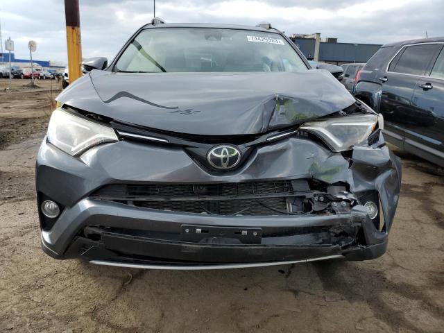 Photo 5 from auction – 2017 TOYOTA RAV4 XLE with VIN JTMRFREV2HD211266