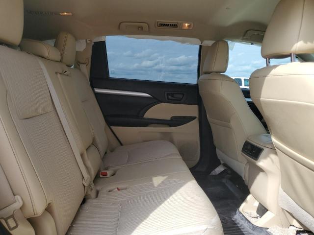 Photo 11 from auction – 2018 TOYOTA HIGHLANDER with VIN 5TDZZRFH0JS256796