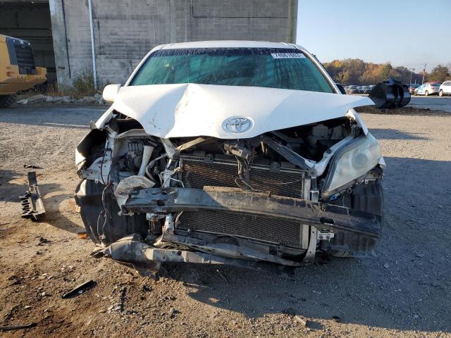 Photo 5 from auction – 2011 TOYOTA SIENNA LE with VIN 5TDKK3DC8BS080219