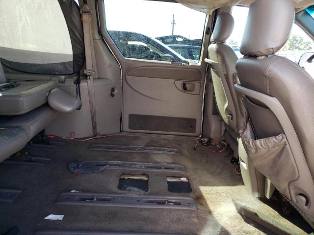 Photo 11 from auction – 2002 CHRYSLER TOWN & COU with VIN 2C8GP54L82R542286