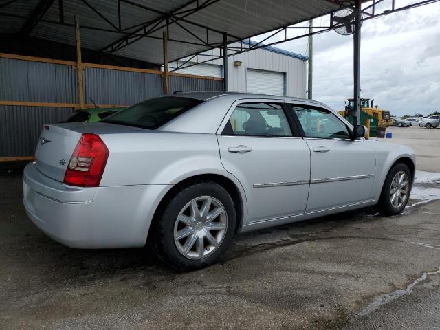 Photo 3 from auction – 2009 CHRYSLER 300 TOURIN with VIN 2C3LA53VX9H577792