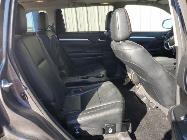 Photo 11 from auction – 2018 TOYOTA HIGHLANDER with VIN 5TDJZRFH1JS537860