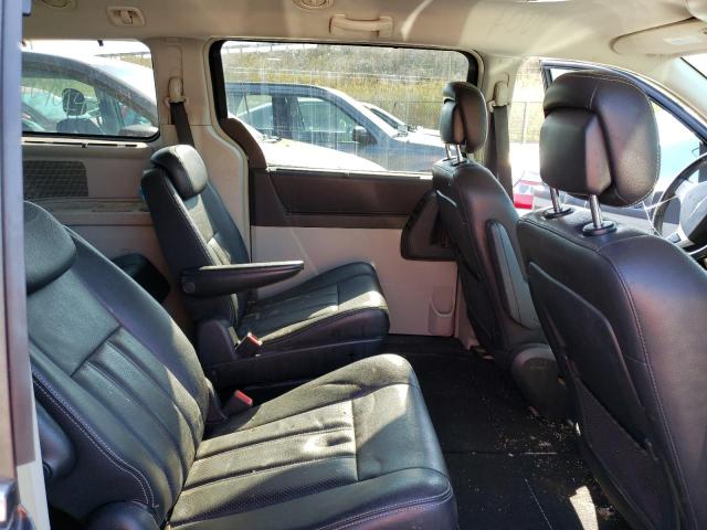 Photo 11 from auction – 2010 CHRYSLER TOWN & COU with VIN 2A4RR8D17AR480585