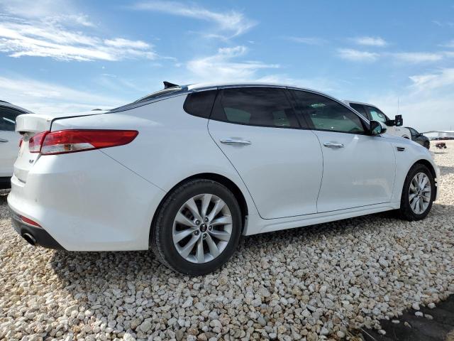 Photo 3 from auction – 2017 KIA OPTIMA EX with VIN 5XXGU4L35HG138272