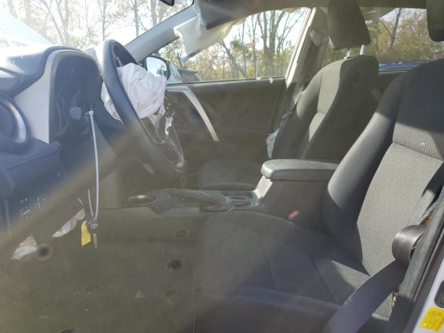 Photo 7 from auction – 2015 TOYOTA RAV4 LE with VIN JTMBFREV9FJ044095