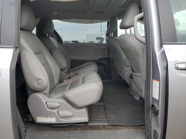 Photo 11 from auction – 2017 TOYOTA SIENNA XLE with VIN 5TDDZ3DC0HS161969