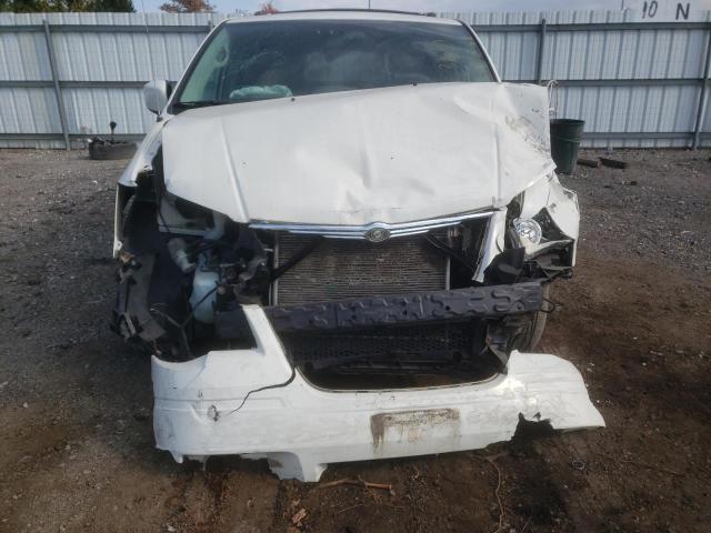 Photo 5 from auction – 2010 CHRYSLER TOWN & COU with VIN 2A4RR5D18AR226530