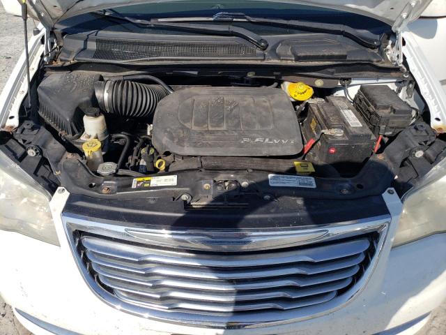 Photo 12 from auction – 2015 CHRYSLER TOWN & COU with VIN 2C4RC1BG2FR514316
