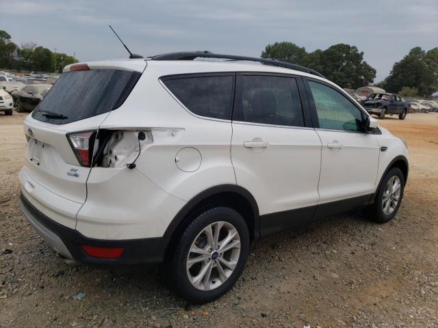 Photo 3 from auction – 2017 FORD ESCAPE SE with VIN 1FMCU9GD7HUD11357