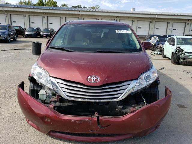 Photo 5 from auction – 2017 TOYOTA SIENNA XLE with VIN 5TDYZ3DC7HS863126