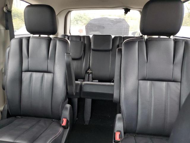 Photo 10 from auction – 2015 CHRYSLER TOWN & COU with VIN 2C4RC1BG6FR672979