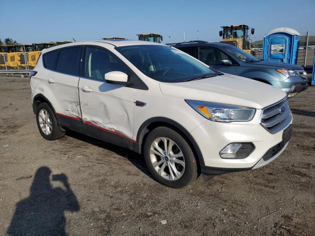 Photo 4 from auction – 2017 FORD ESCAPE SE with VIN 1FMCU9GD9HUD02210