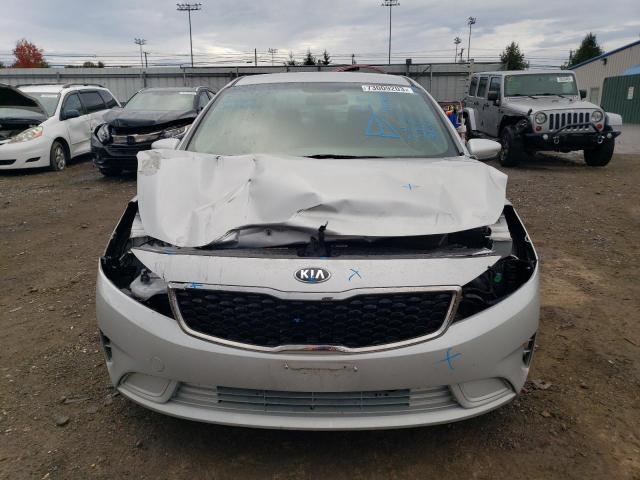 Photo 5 from auction – 2017 KIA FORTE LX with VIN 3KPFK4A78HE060991