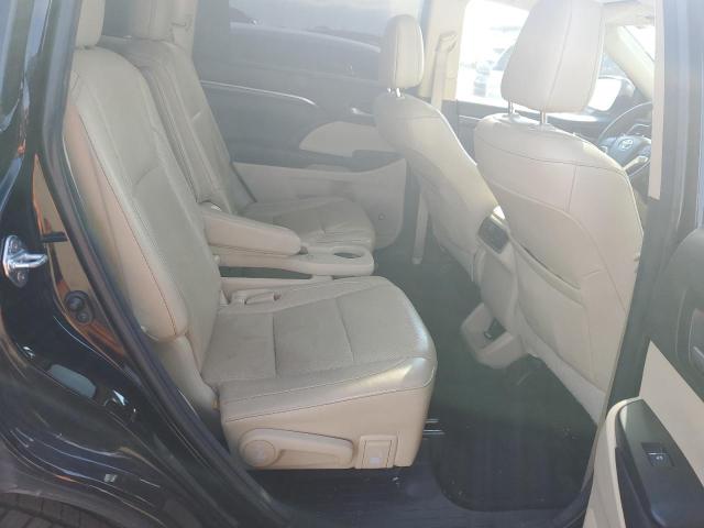 Photo 11 from auction – 2016 TOYOTA HIGHLANDER with VIN 5TDDKRFHXGS297847