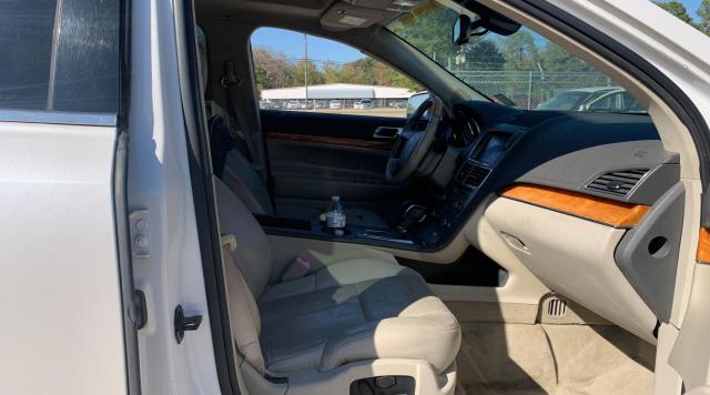Photo 5 from auction – 2010 LINCOLN MKT with VIN 2LMHJ5AT1ABJ06754