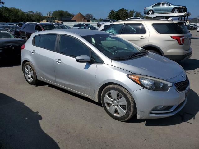 Photo 4 from auction – 2016 KIA FORTE LX with VIN KNAFK5A89G5582485