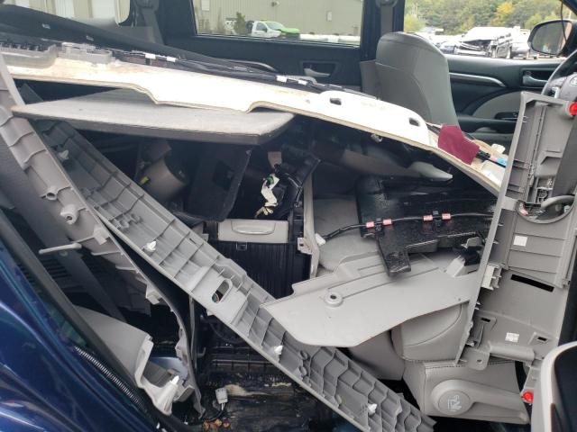 Photo 11 from auction – 2016 TOYOTA HIGHLANDER with VIN 5TDDKRFH1GS337409