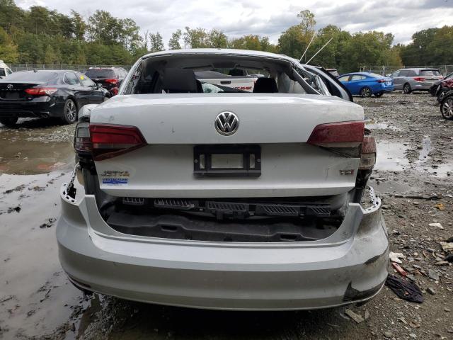 Photo 6 from auction – 2018 VOLKSWAGEN JETTA S with VIN 3VW2B7AJ3JM239718