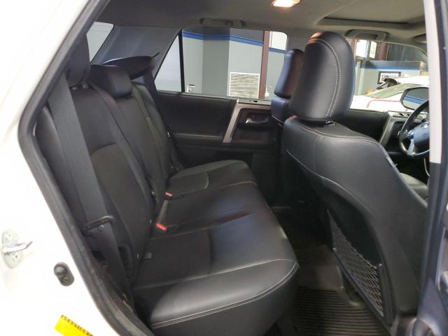 Photo 11 from auction – 2020 TOYOTA 4RUNNER SR with VIN JTEBU5JR9L5751740
