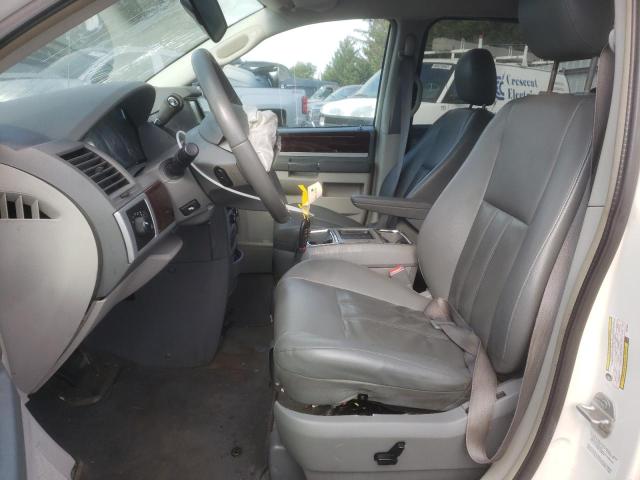 Photo 7 from auction – 2010 CHRYSLER TOWN & COU with VIN 2A4RR5D18AR226530