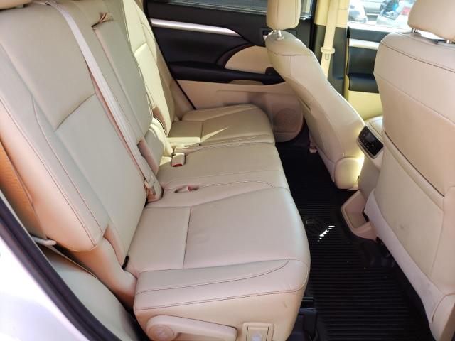 Photo 11 from auction – 2018 TOYOTA HIGHLANDER with VIN 5TDJGRFH5JS037237