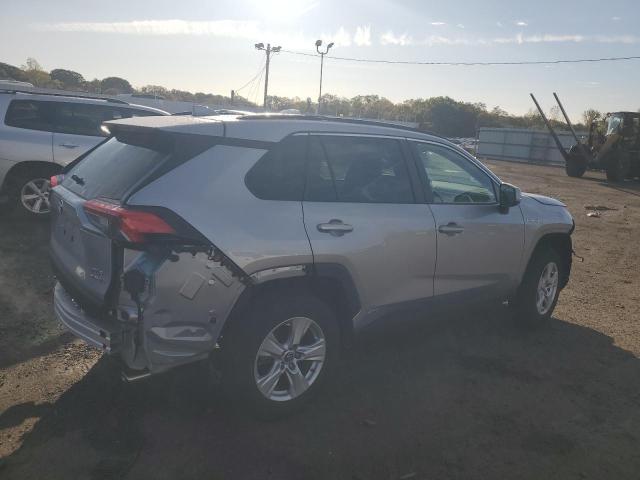 Photo 3 from auction – 2019 TOYOTA RAV4 XLE with VIN 2T3RWRFVXKW043126