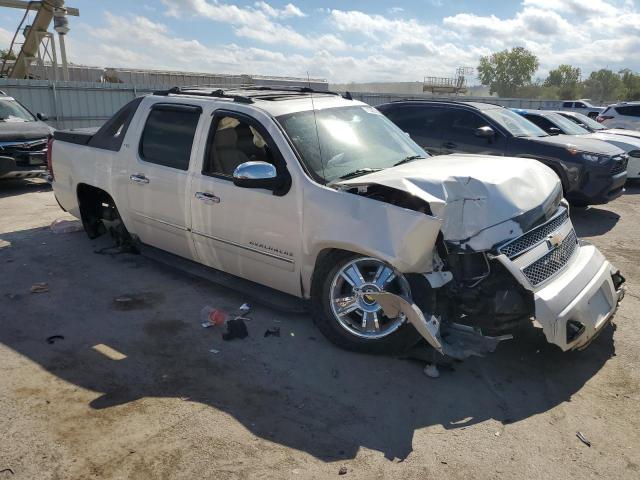 Photo 4 from auction – 2011 CHEVROLET AVALANCHE with VIN 3GNTKGE35BG119185
