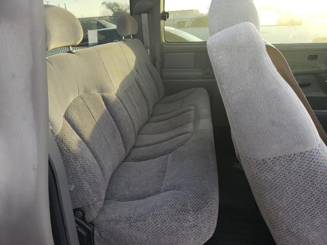 Photo 10 from auction – 1999 CHEVROLET SILVERADO with VIN 1GCEK19T3XE155299