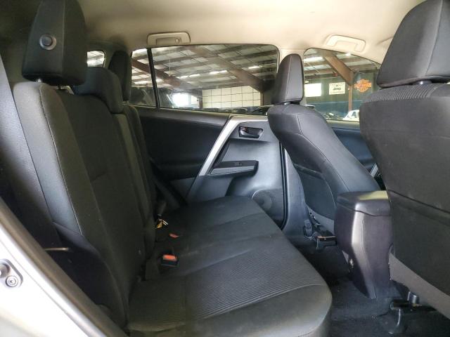 Photo 11 from auction – 2018 TOYOTA RAV4 LE with VIN 2T3BFREV3JW777043