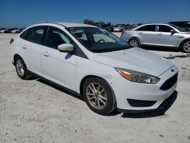 Photo 4 from auction – 2016 FORD FOCUS SE with VIN 1FADP3F21GL250000