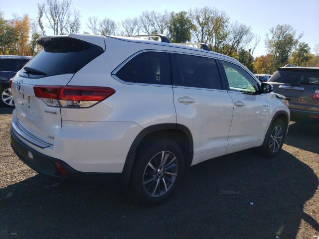 Photo 3 from auction – 2018 TOYOTA HIGHLANDER with VIN 5TDJGRFH5JS037237