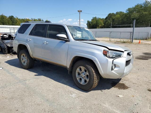Photo 4 from auction – 2019 TOYOTA 4RUNNER SR with VIN JTEBU5JRXK5620699
