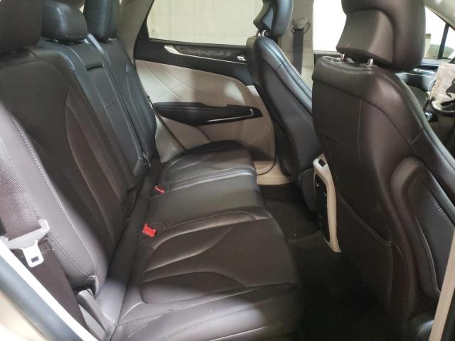 Photo 11 from auction – 2017 LINCOLN MKC RESERV with VIN 5LMCJ3D90HUL35583